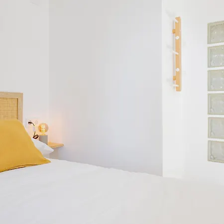 Cubo's Estudio Naciones 432 Only Adults Apartment